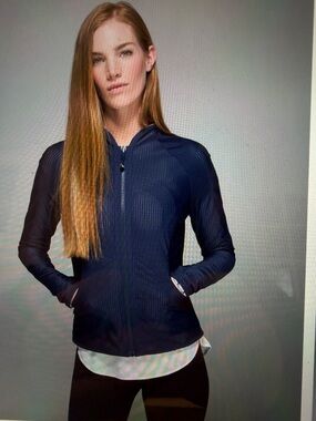 Lulu sz 8 2'fer Reversible Find Your Bliss jacket navy silver mesh & fabric